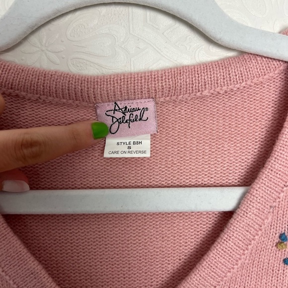 Vintage Cottagecore Vneck Sweater Pink Floral Embroidered Embroidery Flowers - Picture 6 of 6